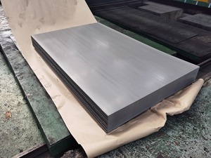 Consegna Rapida di Lastre di Acciaio Laminato a Caldo 1220x2440mm, <span class=keywords><strong>Dimensioni</strong></span> Standard, Lamiera di Acciaio al Carbonio <span class=keywords><strong>HR</strong></span> dal Magazzino di Tianjin - Product Image 1