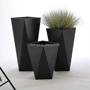 Grande Fioriera Moderna in Acciaio Inox per Giardino e Casa / Vaso Alto per Piante da Esterno / Vaso per Fiori a Forma di Tacco Alto - Product Image 5