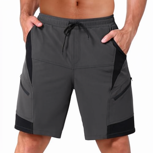 Pantalones cortos de ciclismo transpirables de secado rápido para hombre con bolsillos laterales y cintura con cordón gris y negro - Product Image 1