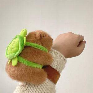Linda Pulsera de Peluche de Capibara, Ajustable, para Todas las Edades - Product Image 5