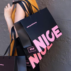 Sac cadeau en papier de luxe imprimé avec logo personnalisé, sac de transport avec votre propre logo, sac de shopping pour vêtements, vêtements pour hommes et femmes - Product Image 1