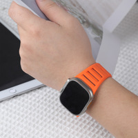 Correa de Reloj de Silicona Suave Ultra Ancha con Diseño de Orificios Transpirables Louver 2024 para Apple Watch Series 8 9 10 11 Ultra 2