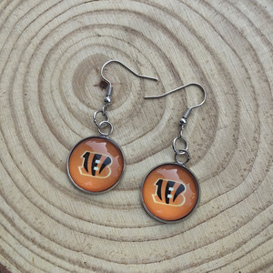 ต่างหูรูปผีเสื้ออัลลอยด์คุณภาพสูง ทันสมัย สำหรับทีมฟุตบอลลีก ของขวัญสำหรับทุกเพศ ขายส่งข้ามพรมแดน เครื่องประดับแฟชั่น - Product Image 3