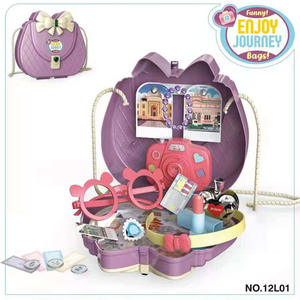 Sac à bandoulière jouet quatre couleurs pour enfants, avec accessoires de jeu : maison, maquillage, bonbons, équipement médical, cuisine - Product Image 6