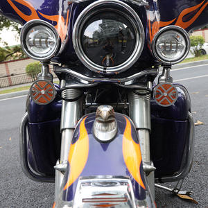 Protector de Luz Direccional Delantera para <span class=keywords><strong>Harley</strong></span> <span class=keywords><strong>Davidson</strong></span> Gliding, Carcasa Protectora de Aleación de Aluminio Plateada - Product Image 2