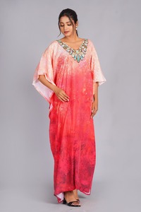 ชุดคาฟตันผ้าฝ้ายลายดอกสีแดงใหม่สำหรับผู้หญิง สไตล์โบโฮพิมพ์ลายบล็อก เนื้อผ้านุ่ม ระบายอากาศได้ดี เหมาะสำหรับฤดูร้อน ราคาขายส่ง - Product Image 3