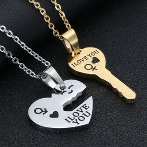 Collier Cœur pour Couples et Meilleurs Amis, Paire de Clés en Acier Inoxydable, Gravure Personnalisée, Bijoux Tendance Unisexe, Ne Ternit Pas - Product Image 3