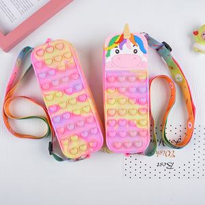 定制图案彩色儿童硅胶铅笔袋心形泡泡冰淇淋卡通铅笔盒带肩 - Product Image 6