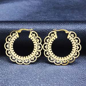 Pendientes tallados huecos de estilo para mujer, hebillas geométricas de acero inoxidable, pendientes redondos irregulares exagerados - Product Image 1