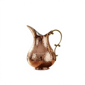 Pichet en cuivre martelé vintage avec poignée en laiton, capacité 1,7 L, écologique, durable, fait main, logo personnalisé, carafe à boisson pour mariage - Product Image 4