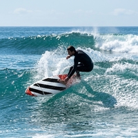 Planche de wakesurf Woowave OEM&ODM Pro Performance 56'' en fibre de verre avec pad de traction EVA pour le wakesurf derrière le bateau