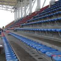 Sièges de stade en plastique PEHD (Polyéthylène Haute Densité) à dossier plat, sièges fixes pour arènes et tribunes, résistants aux UV, modèle CS-PB-P