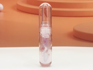Brillo Labial Herbal en Gel Rojo con Ingredientes Minerales y Brillantes en Forma Líquida - Product Image 1