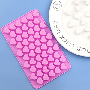 Mini moule en silicone en forme de cœur à 55 cavités pour la pâtisserie - Product Image 1