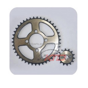 Kit de Repuestos para Motocicleta Piñón de Arrastre para <span class=keywords><strong>Bajaj</strong></span> <span class=keywords><strong>Boxer</strong></span> <span class=keywords><strong>CT</strong></span> <span class=keywords><strong>100</strong></span> Platino <span class=keywords><strong>100</strong></span> Juegos de Engranajes de Corona Trasera sin Cadena - Product Image 1