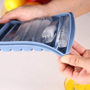 Reusable Narrow Silicone Long Ice Stick Cube Tray With Lid for Small Mouth <b>Water</b> <b>Bottle</b> - Product Image 4