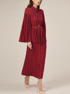 Nouvelle collection printemps : Ensemble deux pièces décontracté pour femme, jupe plissée midi, couleur bordeaux, avec ceinture, effet rajeunissant et design élégant - Product Image 5