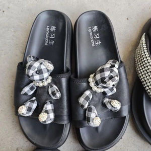 รองเท้าแตะผู้หญิง - Product Image 1