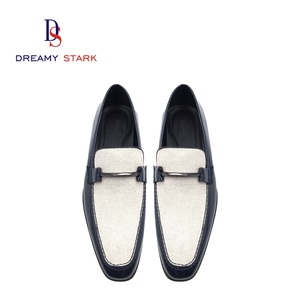 Zapatos Sin Cordones de Diseño con Combinación de Tela Beige Claro y PU Brillante Azul Oscuro, Opción de Logotipo Personalizado, Elegantes y Únicos para Otoño, Oficina y Carrera - Product Image 4