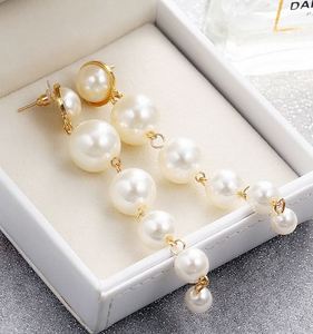 Boucles d'oreilles longues en perles simulées de haute qualité 2019 pour femmes - Product Image 1