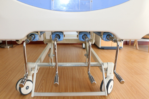 Camas de <span class=keywords><strong>Hospital</strong></span> de lujo para pacientes paralizados, cama médica ajustable <span class=keywords><strong>Manual</strong></span> con 5 funciones, Icu <span class=keywords><strong>Hill</strong></span> <span class=keywords><strong>Rom</strong></span>, precio barato - Product Image 5