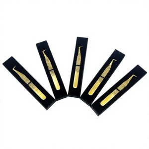 Pince à épiler pour extensions de cils à 90 degrés, en acier inoxydable et plaqué or, avec emballage en boîte noire - Product Image 3