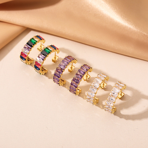 18K זהב מצופה אופנתי ללא להכתים בצבע C בצורת פתוח חישוק Huggie נירוסטה בגט מעוקב זירקון עגילי עבור נשים - Product Image 1