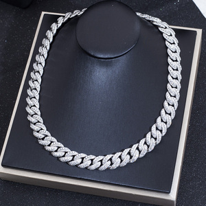 MSN-862 Cadena Cubana de Plata 925 con Diamantes, Collar con Diamantes Cultivados en Laboratorio con Corte Brillante Redondo - Product Image 3