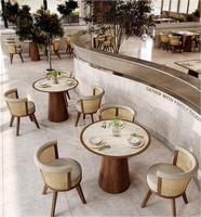 Ensemble table et chaises de restaurant occidental en rotin et bois massif pour restaurants à cuisine fusion thématique, personnalisable