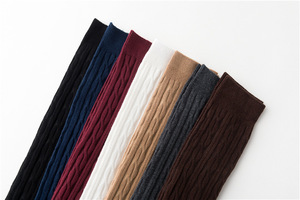 Calidad de otoño e invierno de algodón de estilo japonés mucho sólido color damas pila tripulación calcetines de moda - Product Image 5
