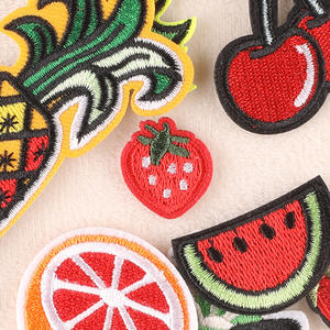 पेशेवर कारखाने थोक अनुकूलित डाई रंगीन फल कढ़ाई पैच छोटे आकार रंगीन कपड़े पैच - Product Image 2