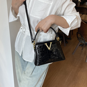 Nuevo Bolso de Diseñador, <span class=keywords><strong>Marca</strong></span> de Lujo, Bolso de Hombro para Mujer con Letra en Forma de <span class=keywords><strong>V</strong></span>, Elegante y Clásico, con Patrón de Cocodrilo - Product Image 3