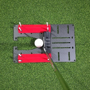 แผ่นคาร์บอนไฟเบอร์กันลื่นสำหรับฝึกซ้อมพัตต์กอล์ฟ SwingPerfect พร้อมบล็อกสามเหลี่ยมซิลิโคนสำหรับฝึกการเลี้ยงลูกกอล์ฟ - Product Image 2