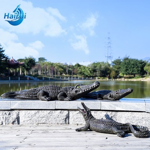 ประติมากรรมรูปจระเข้ขนาดเท่าของจริงสำหรับตกแต่งสวนภายนอกอาคาร ทำจากแก้วและเหล็ก - Product Image 1