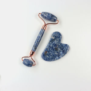 Rouleau de <span class=keywords><strong>massage</strong></span> facial en <span class=keywords><strong>jade</strong></span> naturel bleu 100% avec logo personnalisé, rouleau en quartz rose, ensemble de lifting du visage Gua Sha - Product Image 3