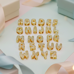 Ciondolo Pendente CZ9004 Mini Piccolo a Lettera con Iniziale Monogramma dell'Alfabeto in Oro 18k o Platino con Pavé di Zirconi Cubici a Diamante Effetto Bolla - Product Image 2