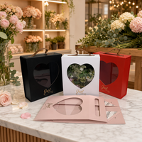 Scatola Regalo Pieghevole con Finestra a Cuore e Manico, Personalizzabile con Logo, Disponibile all'Ingrosso