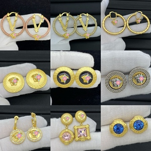 Elegantes Pendientes de Botón con Cabeza de <span class=keywords><strong>Medusa</strong></span> en Latón con Baño de Oro de 18K, Moda Femenina de Tendencia para Regalo - Product Image 2