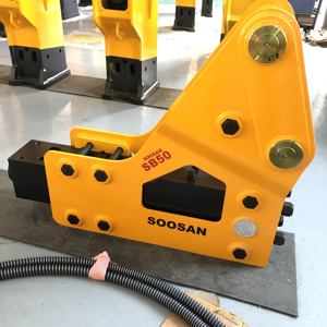 หัวเจาะไฮดรอลิก SOOSAN รุ่นพรีเมียม SB50 แบบ SIDE พร้อมหัวเจาะขนาด 100 มม. และสายไฮดรอลิกสำหรับรถขุดขนาด 11-16 ตัน และรถตักหลังขุด - Product Image 1