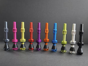 Valve de vélo en aluminium 7075, tiges de valve tubeless 40mm, 44mm, 55mm, 60mm, <span class=keywords><strong>clé</strong></span> à <span class=keywords><strong>rayons</strong></span> et capuchons de retrait de valve compatibles - Product Image 4