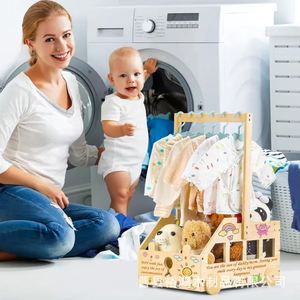 Estante de Almacenamiento de Ropa de Bebé de Madera con Perchas y Caja para Juguetes, para Organización de Ropa de Recién Nacidos de 0 a 12 Meses, Uso en Escritorio - Product Image 2