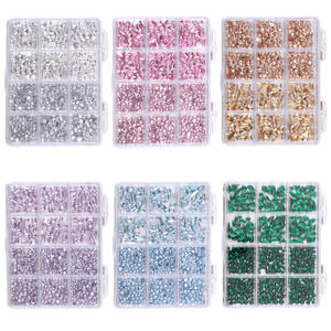 Vente chaude 12 grilles Aurora Ice Transparent verre ongles <span class=keywords><strong>strass</strong></span> petite taille 3D fond plat plusieurs couleurs pour <span class=keywords><strong>Amazon</strong></span> Nail Art - Product Image 3