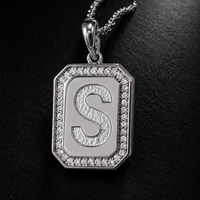Collier pendentif en laiton plaqué argent, plaque d'identification octogonale carrée avec initiale, micro-pavé CZ, bijoux lettres unisexe OEM ODM