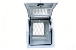 Cage à chien en aluminium sur mesure pour pick-up avec design ventilé pour le transport d'animaux - Product Image 1