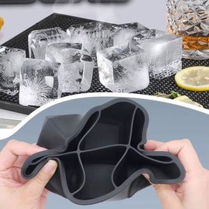 Bac à glaçons en silicone en gros avec couvercle, sans BPA, démoulage facile, empilable, grand moule à glace pour whisky, cocktail, café glacé, OEM - Product Image 5