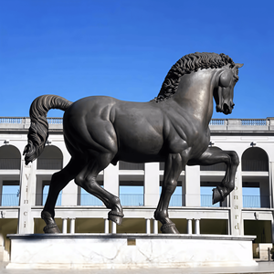 รูปปั้นม้าเดินขนาดใหญ่แบบสั่งทำ  งานหล่อทองสัมฤทธิ์  ประติมากรรมม้าแบบเดิน  ตกแต่งภายนอกสไตล์โมเดิร์นผสมผสานความดั้งเดิม - Product Image 4