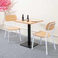 Table de restaurant OEM en stratifié HPL avec base en acier durable, disponible en différentes tailles et couleurs pour café, cantine, hôtel