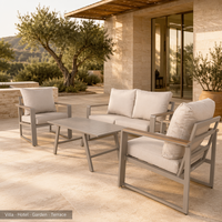 Ensemble de salon de jardin en aluminium beige crème, canapé 2 places + 2 fauteuils + table basse avec accoudoirs en plastique imitation bois pour hôtel de charme