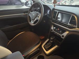 Hyundai <span class=keywords><strong>Elantra</strong></span> 1.6L Berline d'occasion 2016, automatique, essence, freins à disque avant + arrière, traction avant, conduite à gauche - Product Image 6