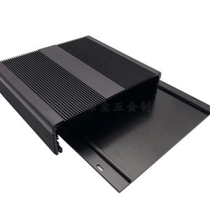 Scatola di Controllo in Lega di Alluminio Lavorata CNC 208*48, Grado di Protezione IP54, Finitura Anodizzata Nera/Argento per Batterie/Interconnessioni - Product Image 4